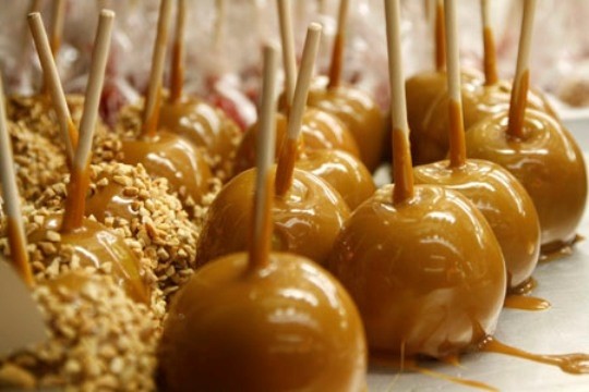 Picture: CDC. Caramel apples