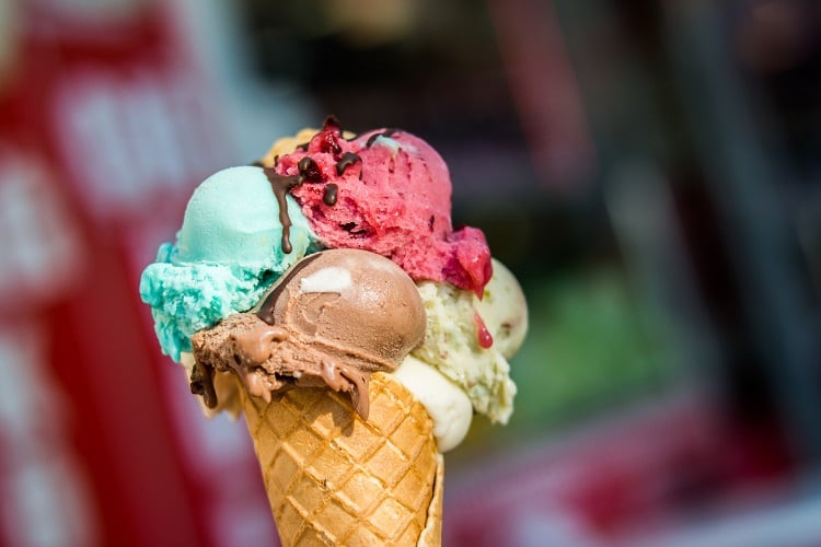 Food-Colouring-Ice-Cream-GettyImages-alpaksoy.jpg