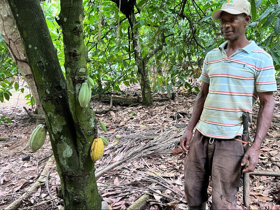 Yacoa-cocoa-farmer-yes-CN-Pic.jpg