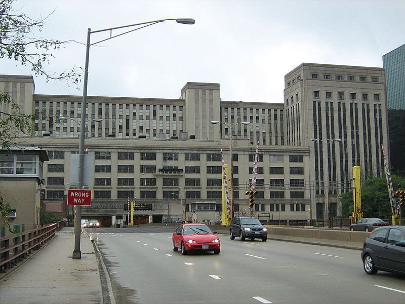 Ferrara-Candy-may-move-to-Old-Chicago-Post-Office.jpg