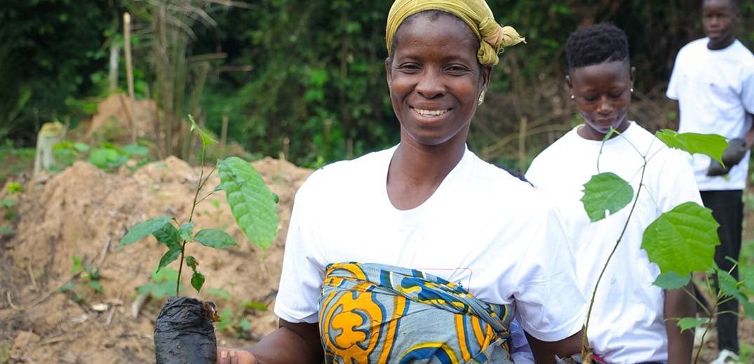 Nestle-onboards-suppliers-to-help-cocoa-farmers-with-climate-change.jpg
