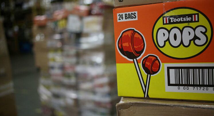 Judge sides with Spangler in copycat suit pitting Dum Dums against Tootsie Roll’s Charms Mini Pops