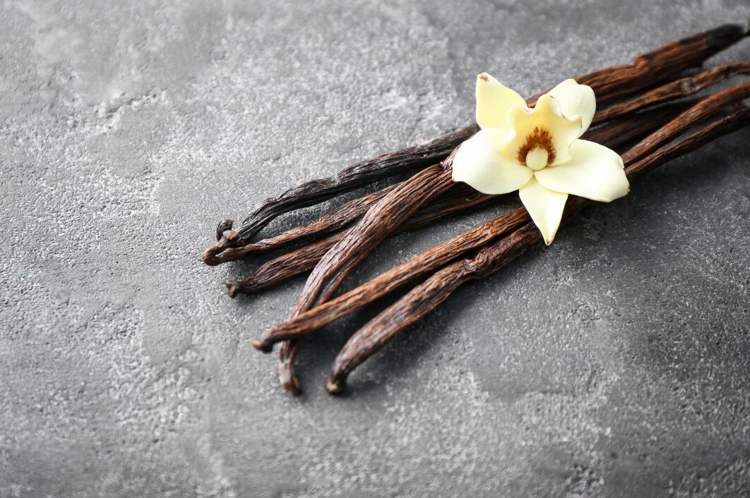 Vanilla_pods_GettyImages_belchonock.jpg