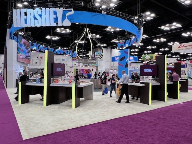 Hershey pioneers new innovation in retail AR at 2024 Sweets & Snacks Expo