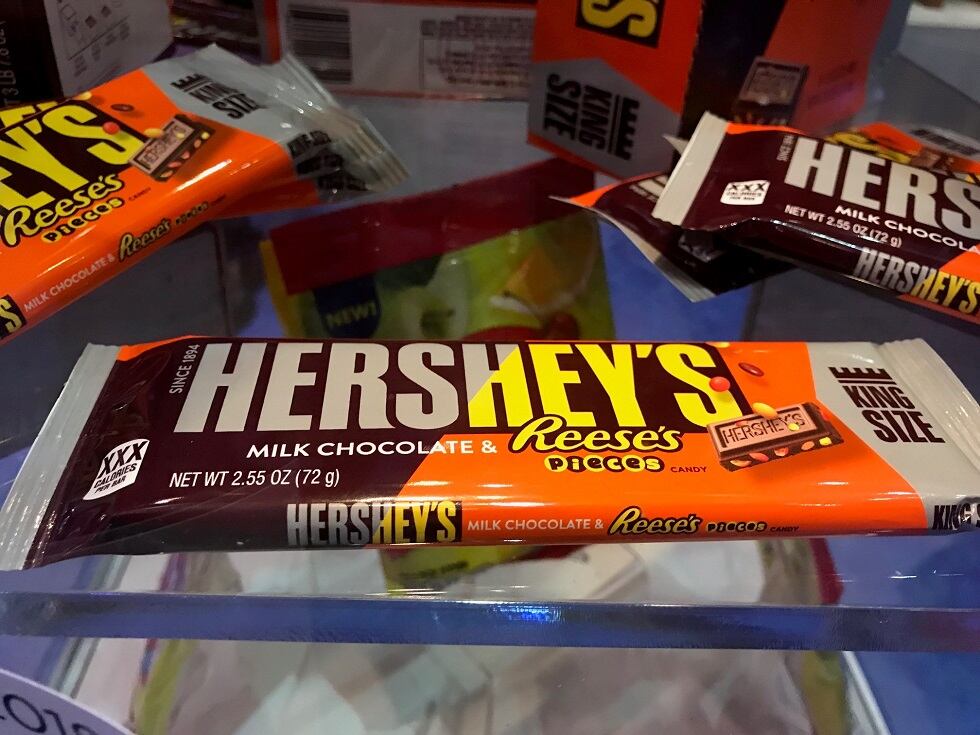Hershey Milk Chocolate & Reese's Pieces