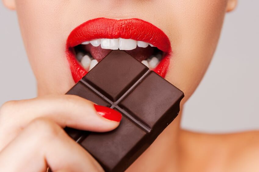 chocolate-lips-g-stockstudio.jpg
