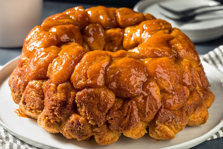 Cinnamon-monkey-bread-GettyImages-1353896172.jpg