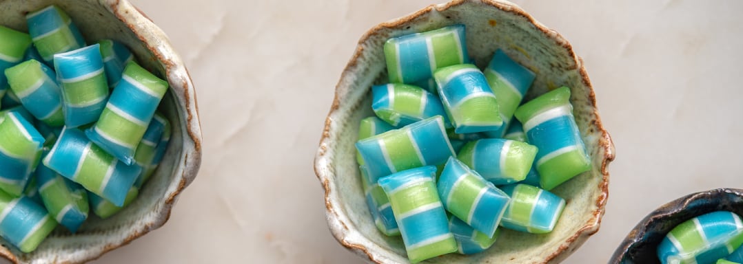 Vibrant-colors-in-confectionery-with-plant-based-spirulina-concentrates.jpg