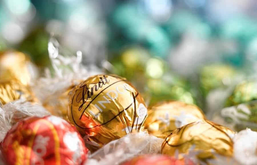 Lindor balls in multiple flavours.