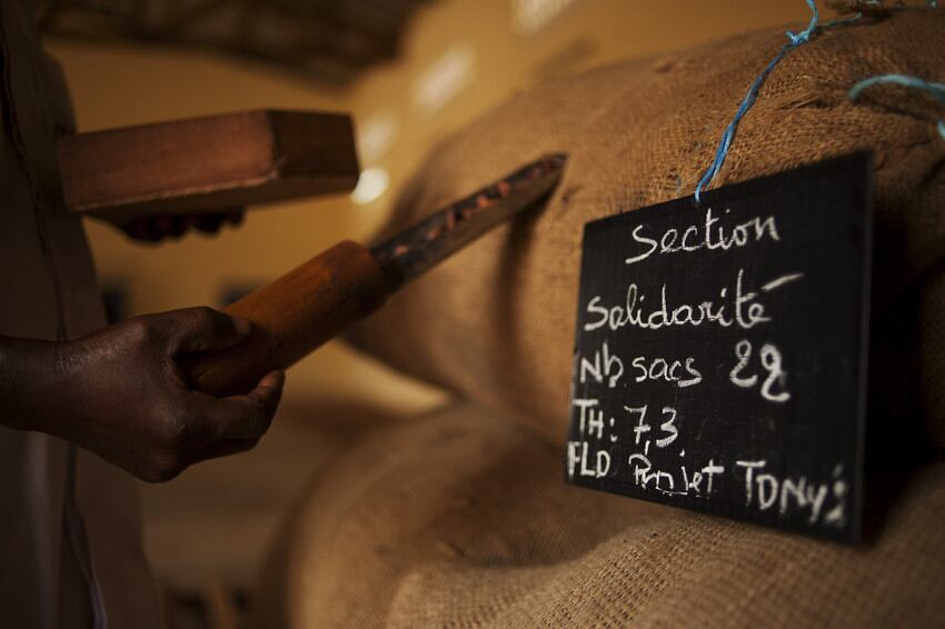 fairtrade-cocoa-bag-credit-Eric-St-Pierre.jpg