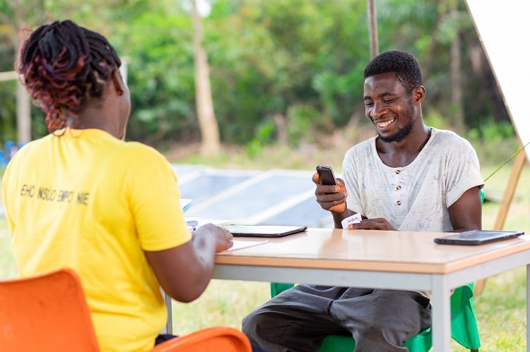 Mobile-Money-Transaction-01-c-KO-Photography.jpg
