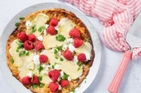 brie, raspberry, goatcheese Cali'flour pizza crust