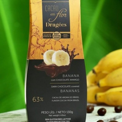 Nugali Cacau Dragées a 63% dark chocolate covered banana pieces.