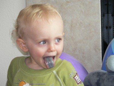 Blue colors in lollipops present health risk to kids