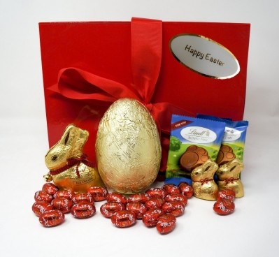 Lindt's famous gold foil-wrapped Easter bunnies will be available online during the holiday season. Pic: Lindt & Spruengli 