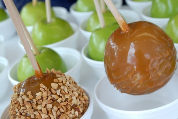 Caramel-coated apples were a previously unreported vehicle for Listeria monocytogenes