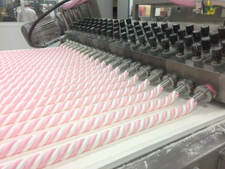 Docile production line for white and pink striped marshmallows in Lajeado, Brazil. Photo: Docile