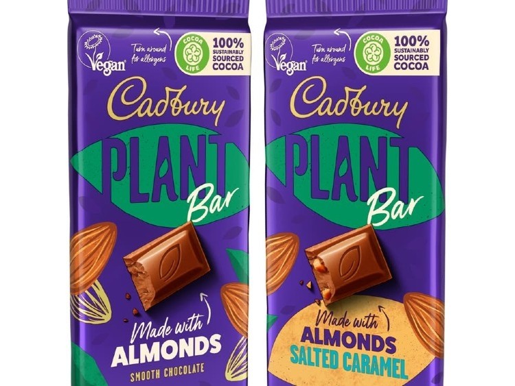 The new bar will be available in two flavours – smooth chocolate and smooth chocolate with salted caramel pieces. Pic: Mondelēz 