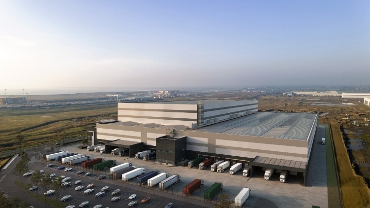 An artist's impression of Mars UK's London Thames Gateway depot, due to open in 2023. Pic: Mars UK