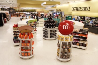 Hershey takes shoppers outside of routines with displays tailored to occasions such as movies and grab & go. Source: Hershey