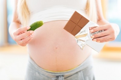 Laval University suggests dark chocolate can improve placental function during pregnancy. Photo: iStock - PIKSEL