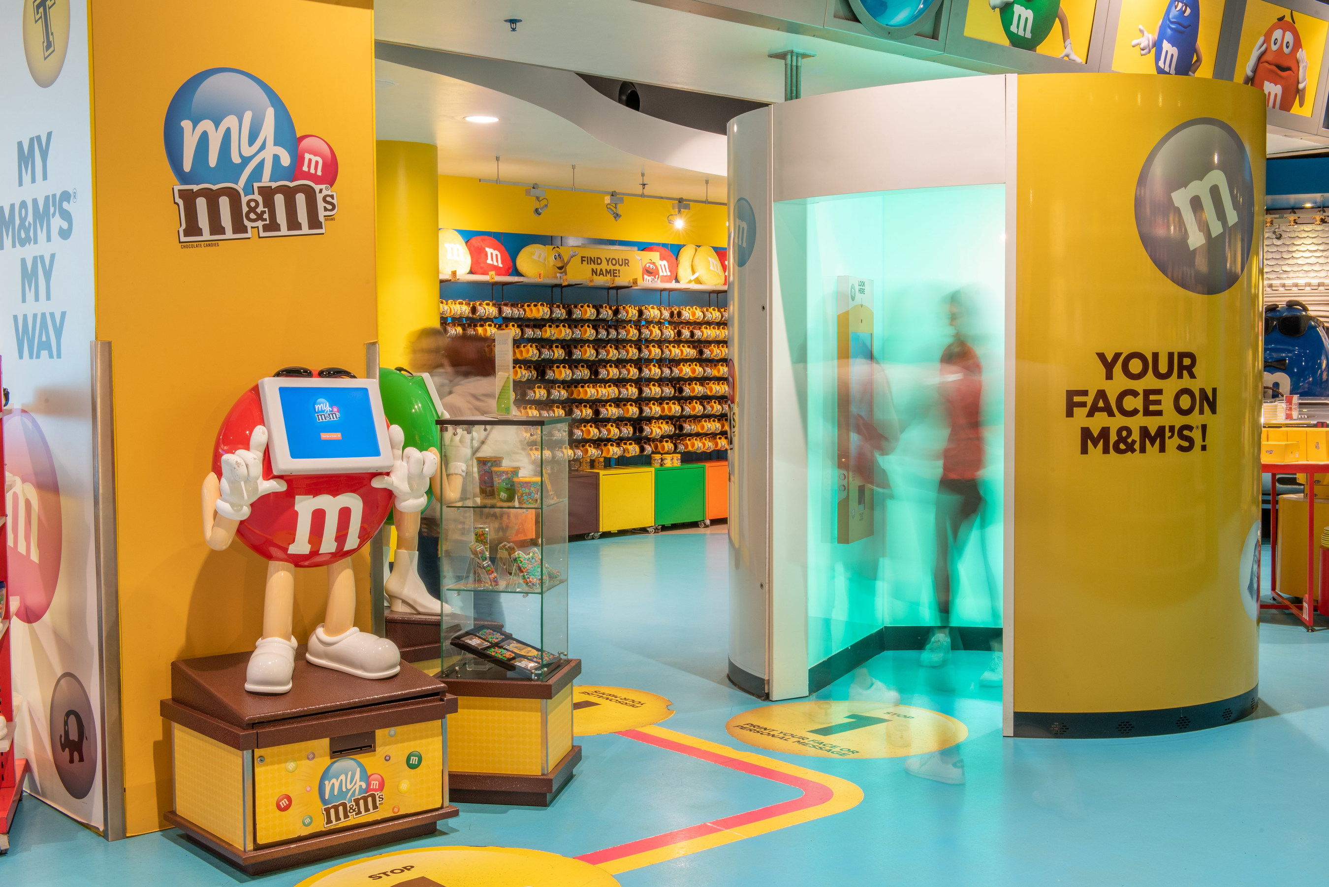 First M&M's World Store in Europe opens in London : The Moodie